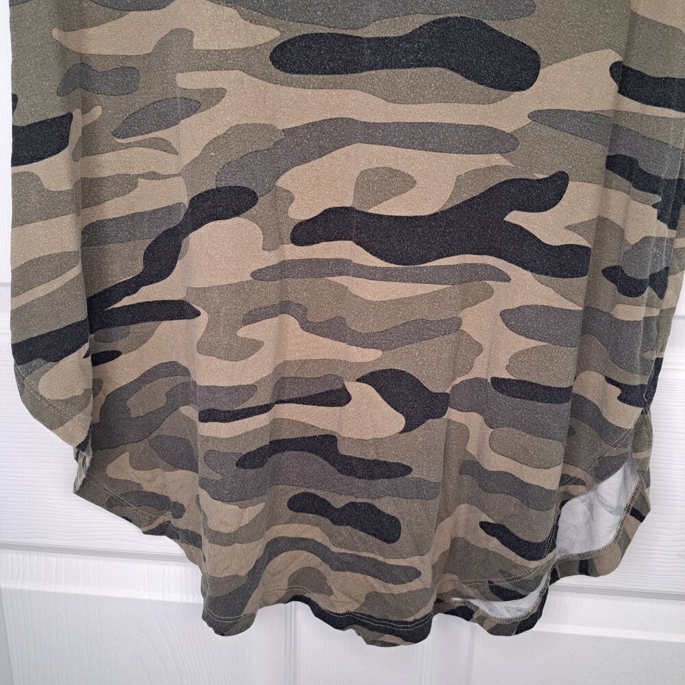 Torrid Super Soft Knits Camo V Neck Tunic Top Plus Size 2 - Picture 4 of 7